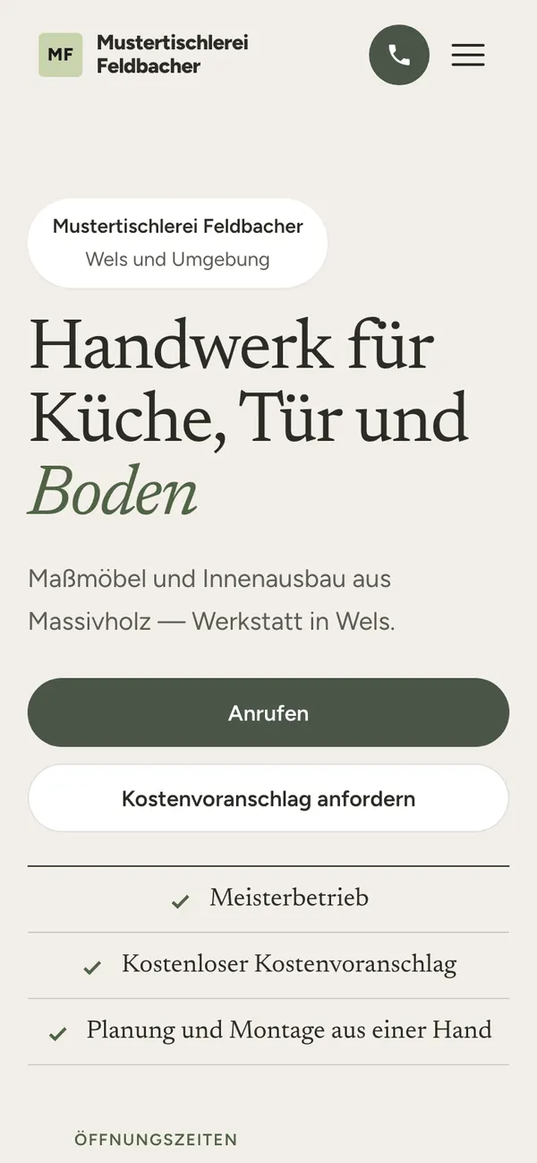 Dieselbe Beispiel-Seite des fiktiven Betriebs am Handy