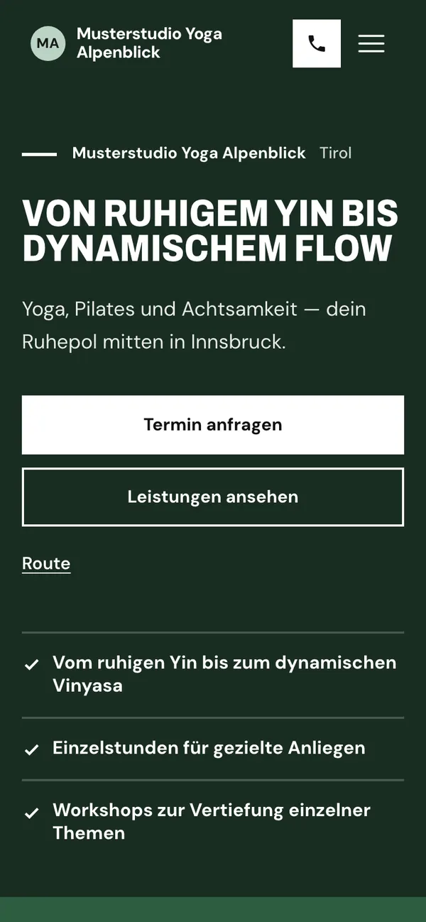 Dieselbe Beispiel-Seite des fiktiven Betriebs am Handy